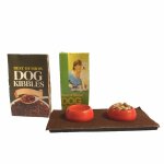 Hundefutter und Futternäpfe